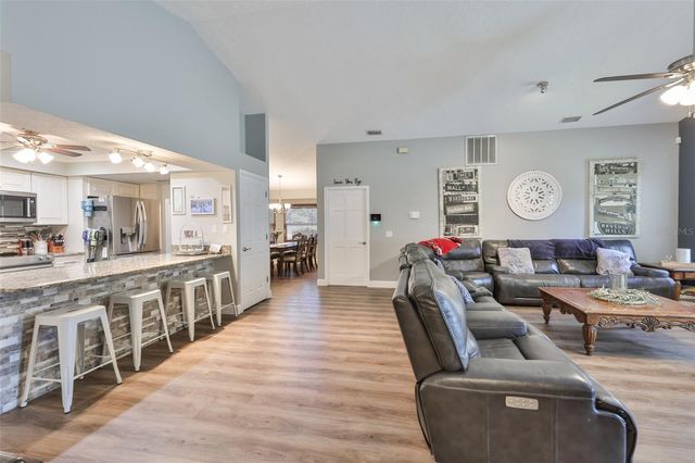 3931 APPLETREE DRIVE, Valrico, FL 33594