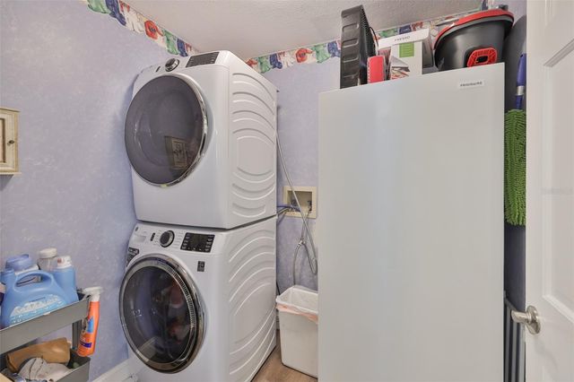 3931 APPLETREE DRIVE, Valrico, FL 33594