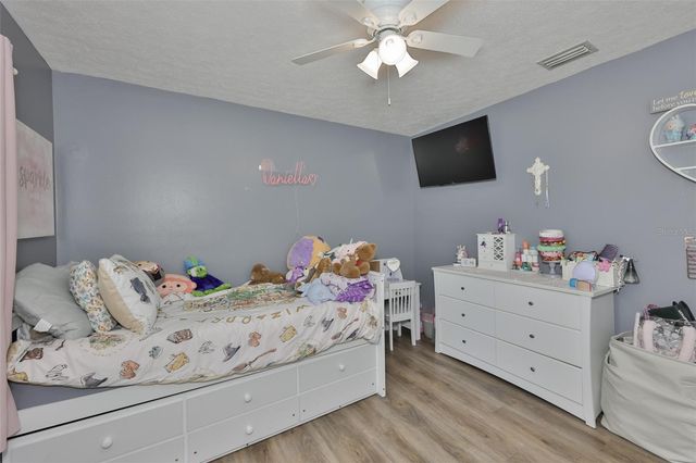 3931 APPLETREE DRIVE, Valrico, FL 33594