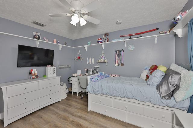 3931 APPLETREE DRIVE, Valrico, FL 33594