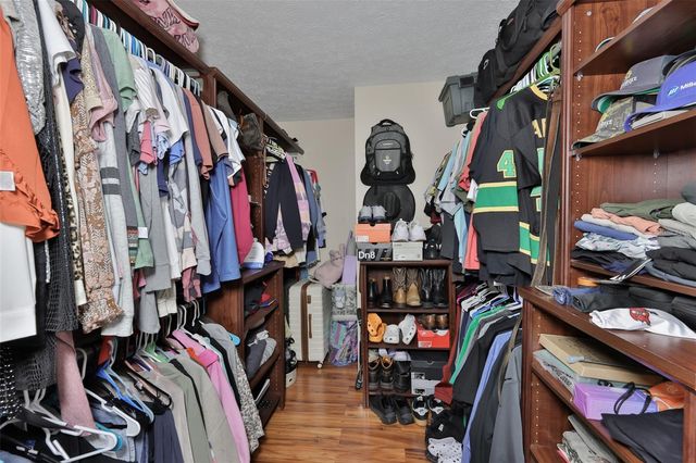 3931 APPLETREE DRIVE, Valrico, FL 33594