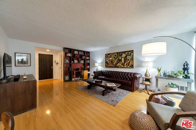 5650 Sumner Way 104, Culver City, CA 90230