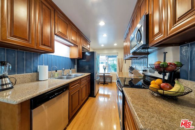 5650 Sumner Way 104, Culver City, CA 90230