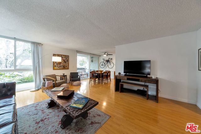 5650 Sumner Way 104, Culver City, CA 90230