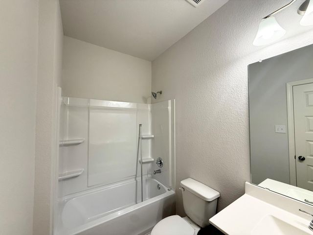 15455 Foresail Ln, South Houston, TX 77053