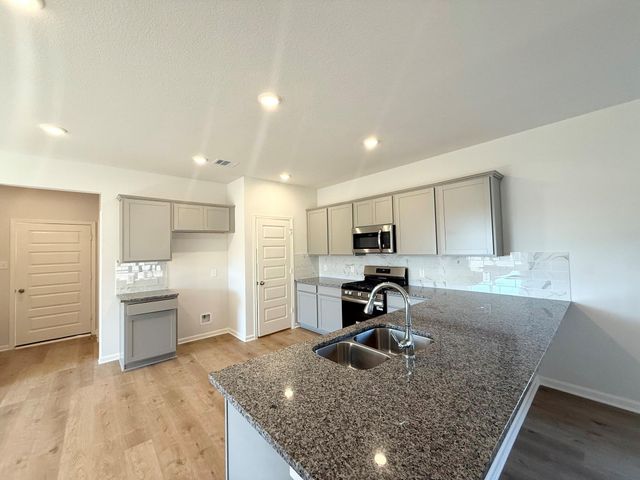 15455 Foresail Ln, South Houston, TX 77053