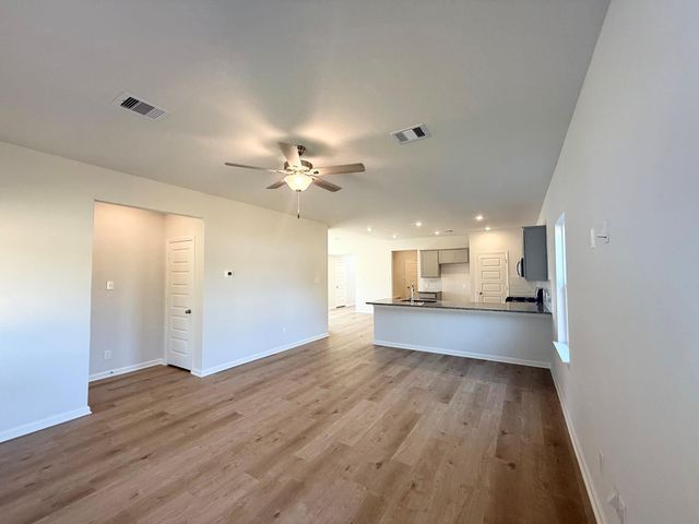 15455 Foresail Ln, South Houston, TX 77053