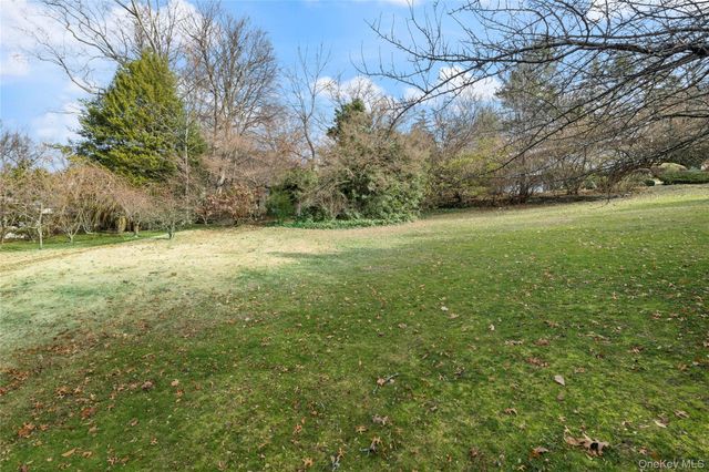 Ladd Road, Bronx, NY 10471