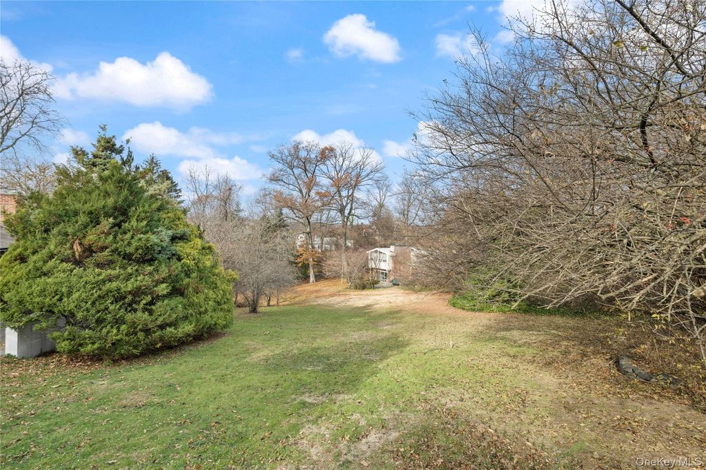 Ladd Road, Bronx, NY 10471