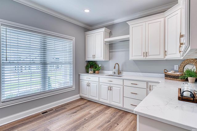 1595 Victoria Woods Drive, Boonville, IN 47601