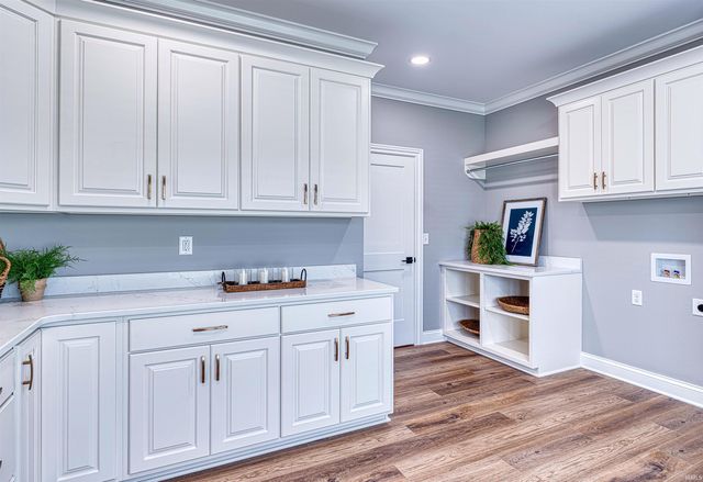 1595 Victoria Woods Drive, Boonville, IN 47601