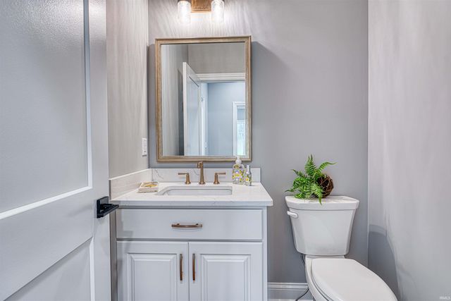 1595 Victoria Woods Drive, Boonville, IN 47601