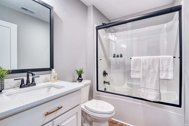 1595 Victoria Woods Drive, Boonville, IN 47601