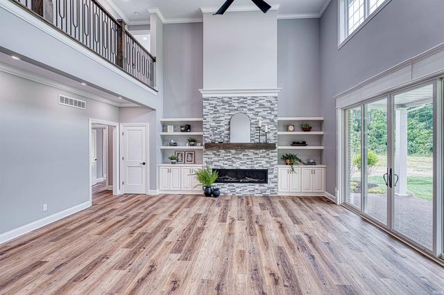 1595 Victoria Woods Drive, Boonville, IN 47601