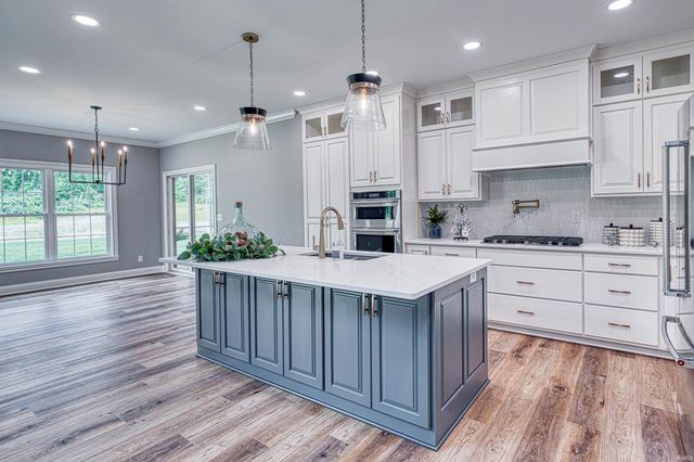 1595 Victoria Woods Drive, Boonville, IN 47601