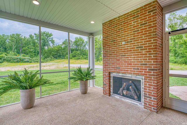 1595 Victoria Woods Drive, Boonville, IN 47601