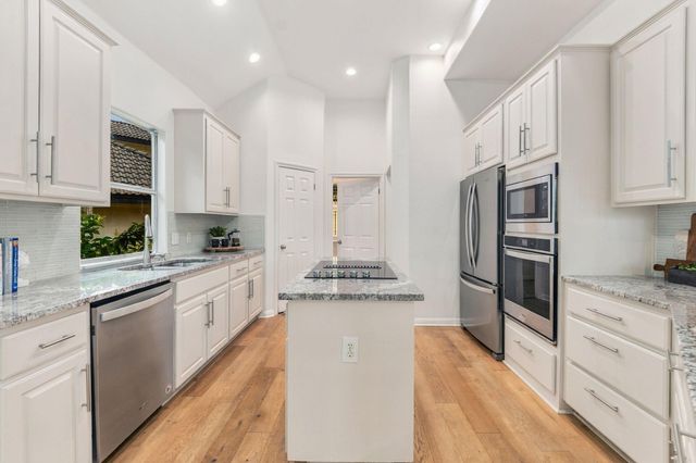 110 Cross Creek, Lakeway, TX 78734