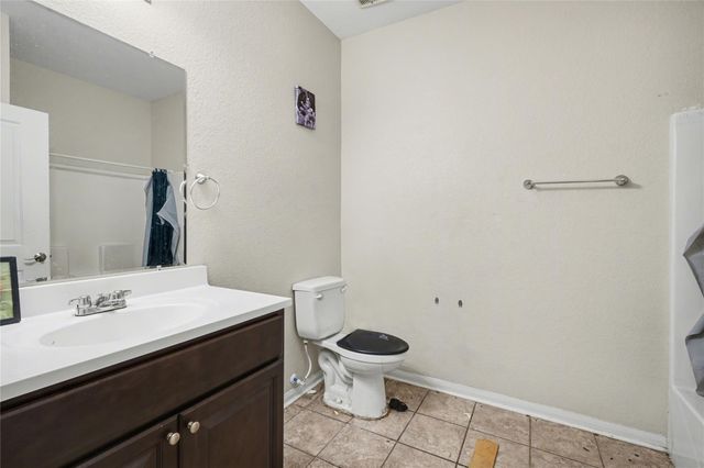 106 N Bayou Drive, Hitchcock, TX 77563