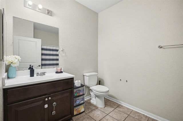 106 N Bayou Drive, Hitchcock, TX 77563