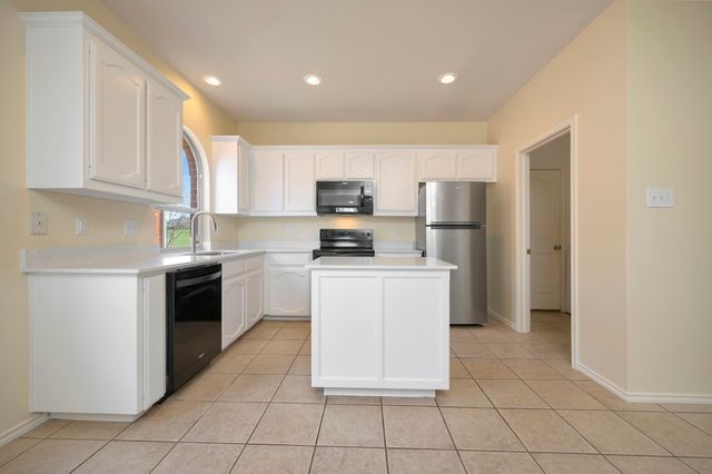 12901 Farmington Drive, Fort Worth, TX 76244