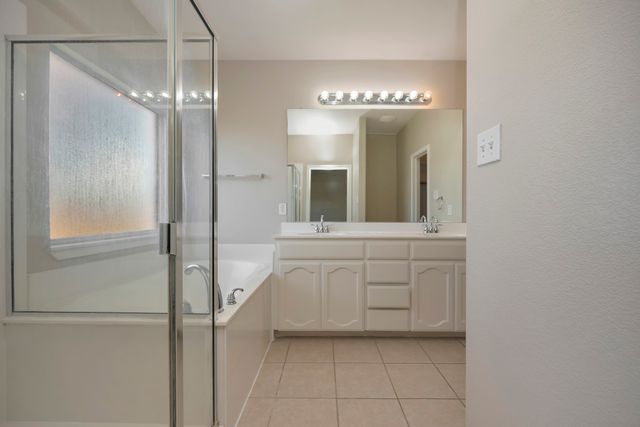 12901 Farmington Drive, Fort Worth, TX 76244