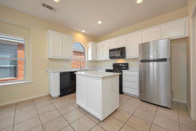 12901 Farmington Drive, Fort Worth, TX 76244