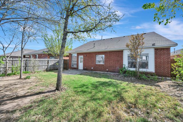 12901 Farmington Drive, Fort Worth, TX 76244