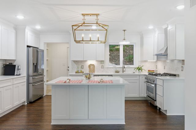 6617 Ellesmere Rd, Nashville, TN 37205
