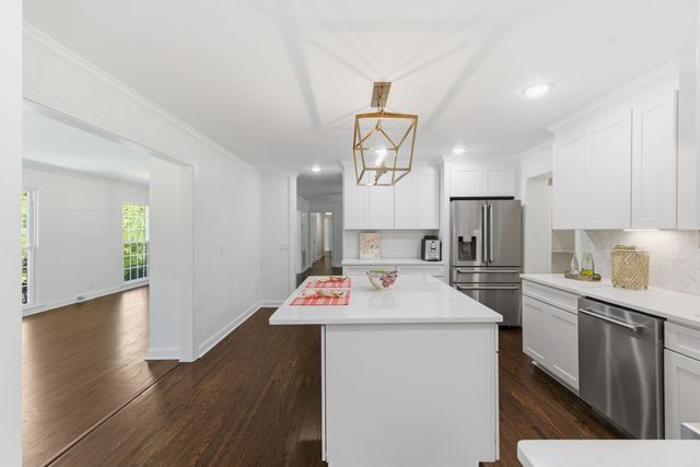 6617 Ellesmere Rd, Nashville, TN 37205