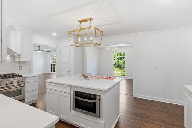 6617 Ellesmere Rd, Nashville, TN 37205