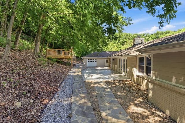 6617 Ellesmere Rd, Nashville, TN 37205