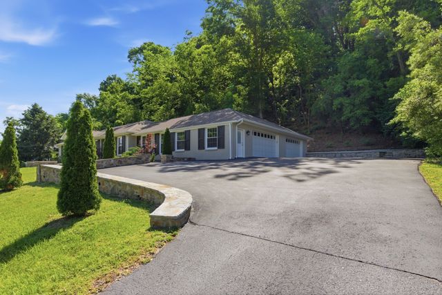 6617 Ellesmere Rd, Nashville, TN 37205