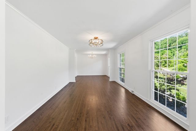 6617 Ellesmere Rd, Nashville, TN 37205