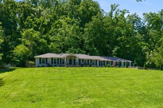 6617 Ellesmere Rd, Nashville, TN 37205
