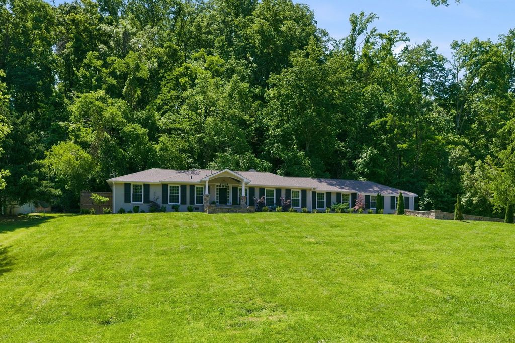 6617 Ellesmere Rd, Nashville, TN 37205