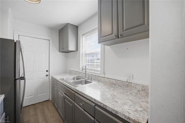 942 20th ST, Newport News, VA 23607