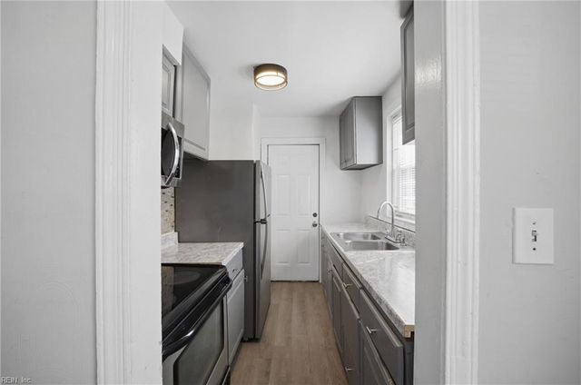 942 20th ST, Newport News, VA 23607