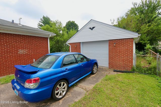 10309 Rancho Dr, Louisville, KY 40272