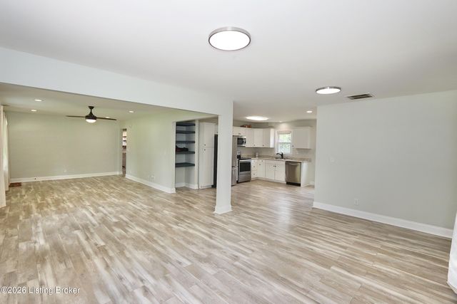 10309 Rancho Dr, Louisville, KY 40272