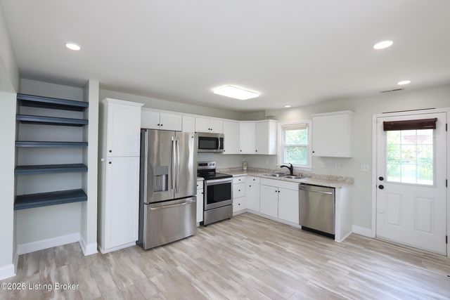 10309 Rancho Dr, Louisville, KY 40272