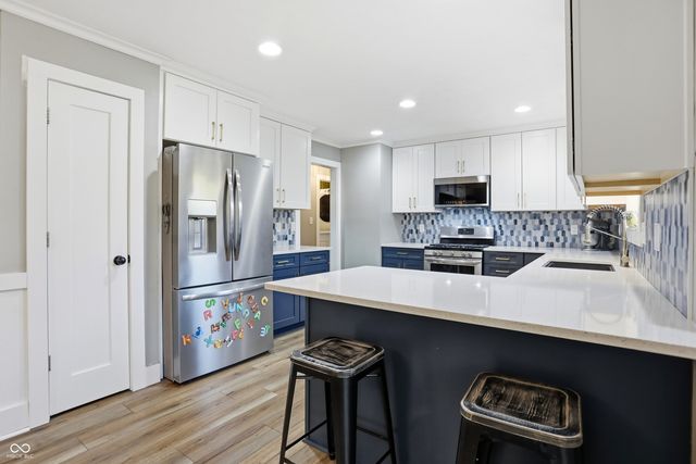 232 Charing Cross Road, Indianapolis, IN 46217