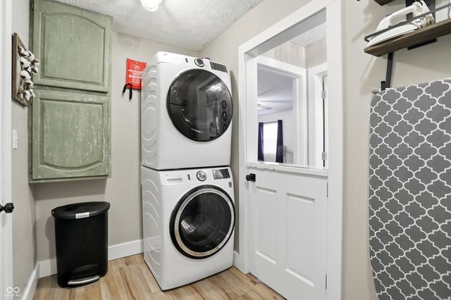 232 Charing Cross Road, Indianapolis, IN 46217