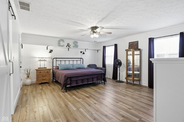 232 Charing Cross Road, Indianapolis, IN 46217