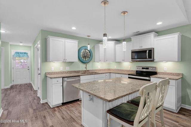 206 NE 76th Street, Oak Island, NC 28465