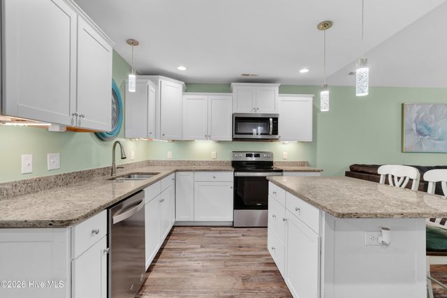206 NE 76th Street, Oak Island, NC 28465