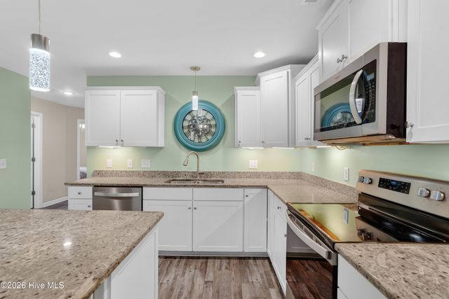 206 NE 76th Street, Oak Island, NC 28465