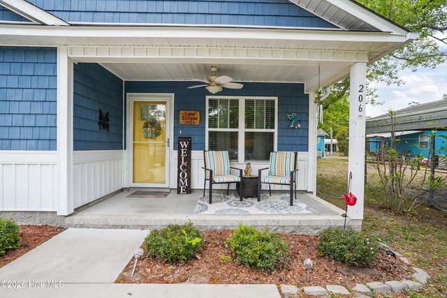 206 NE 76th Street, Oak Island, NC 28465