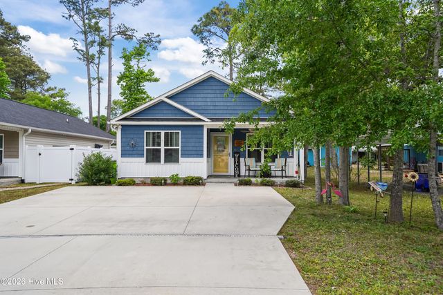 206 NE 76th Street, Oak Island, NC 28465