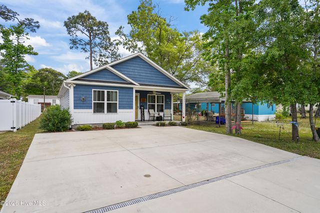 206 NE 76th Street, Oak Island, NC 28465