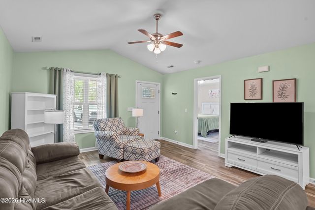 206 NE 76th Street, Oak Island, NC 28465
